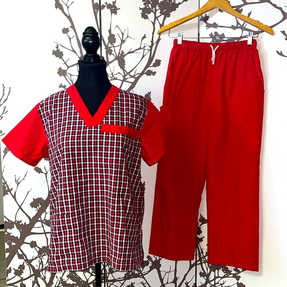 A&A Style Scrubs Plaid Red & White Scrub Top (T-Shirt)&Bottoms (Pants) NWOT $45